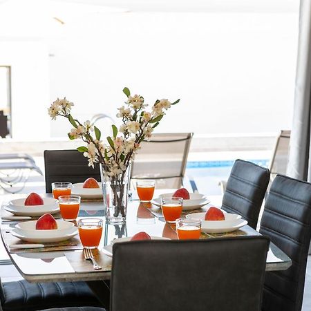 Villa Marlene, Walking Distance To Coral Beach! بييا المظهر الخارجي الصورة