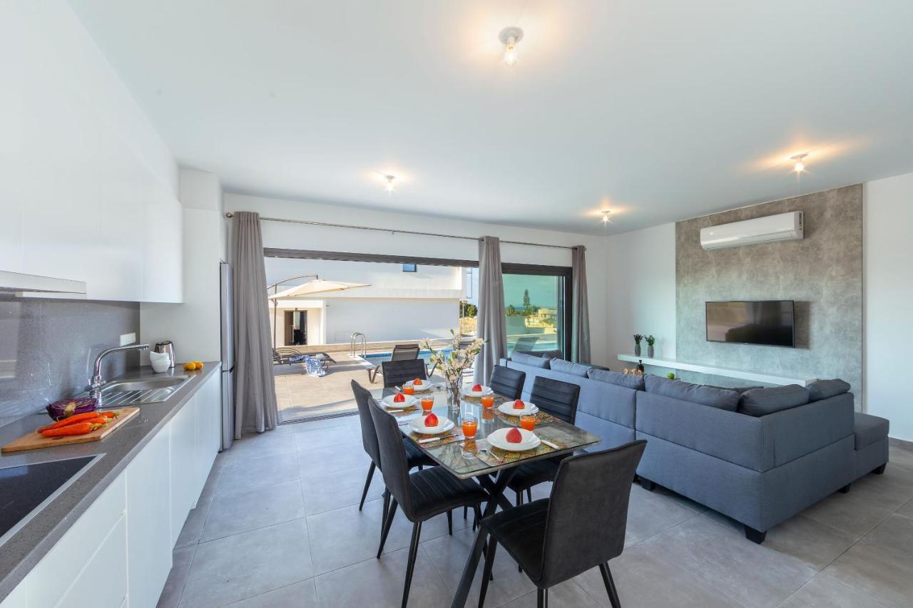 Villa Marlene, Walking Distance To Coral Beach! بييا المظهر الخارجي الصورة