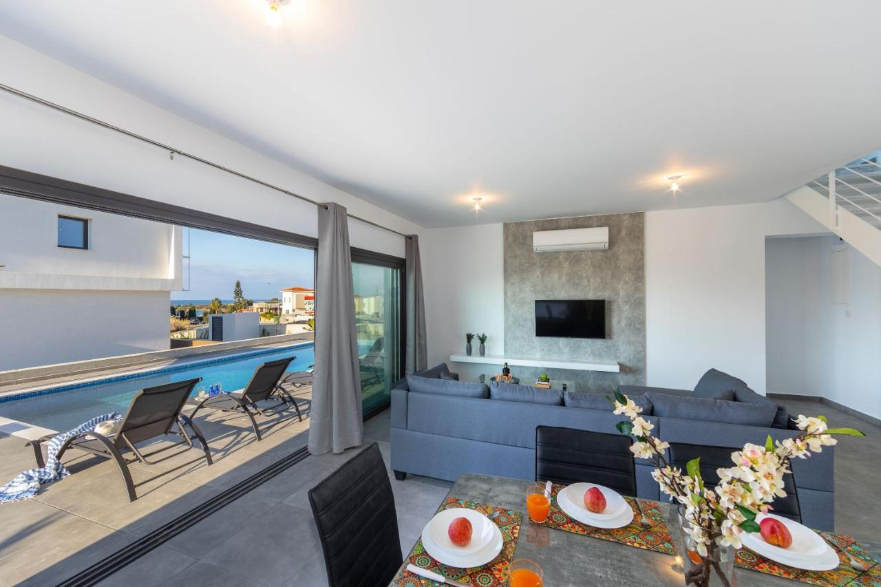 Villa Marlene, Walking Distance To Coral Beach! بييا المظهر الخارجي الصورة