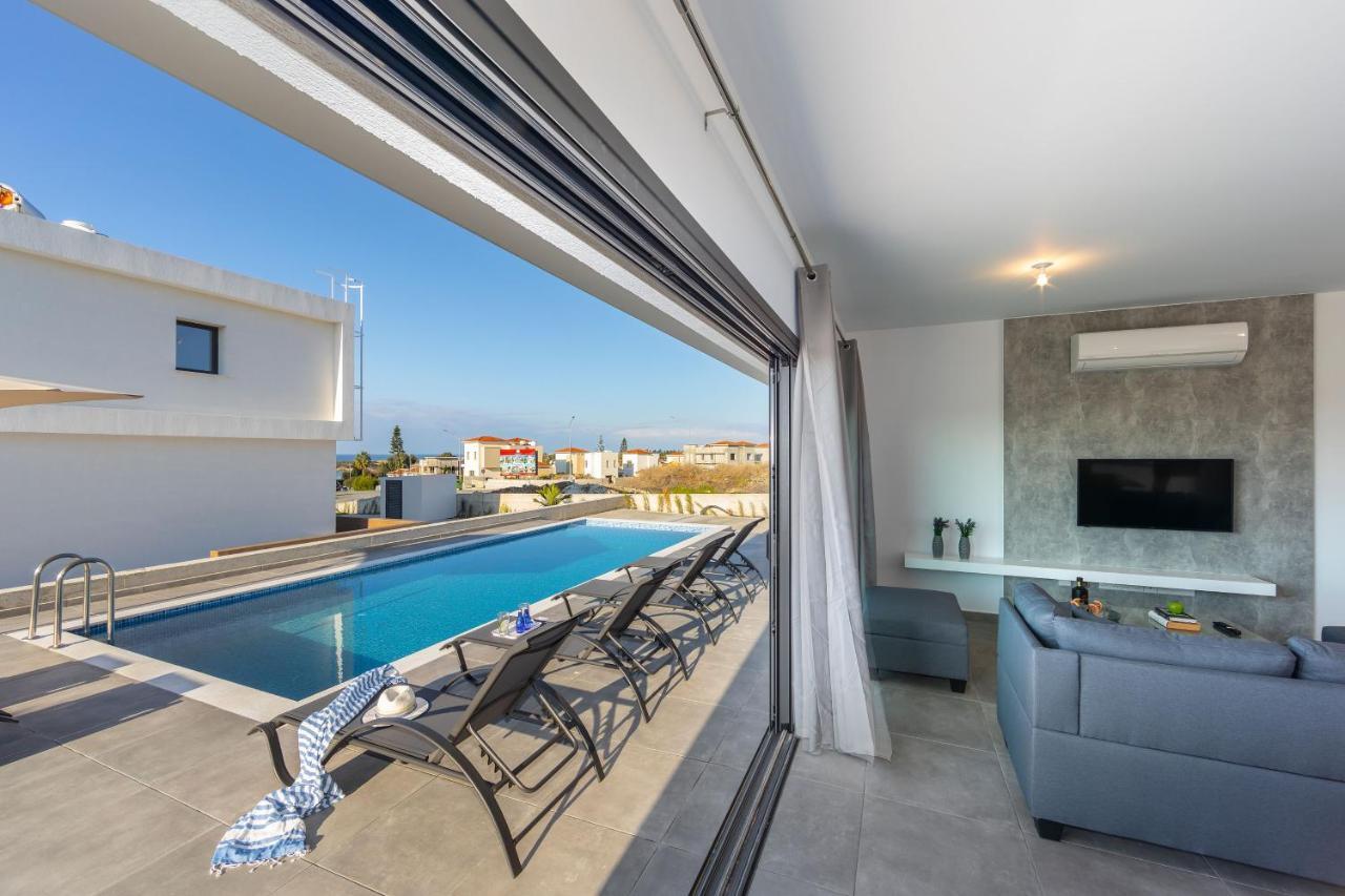 Villa Marlene, Walking Distance To Coral Beach! بييا المظهر الخارجي الصورة