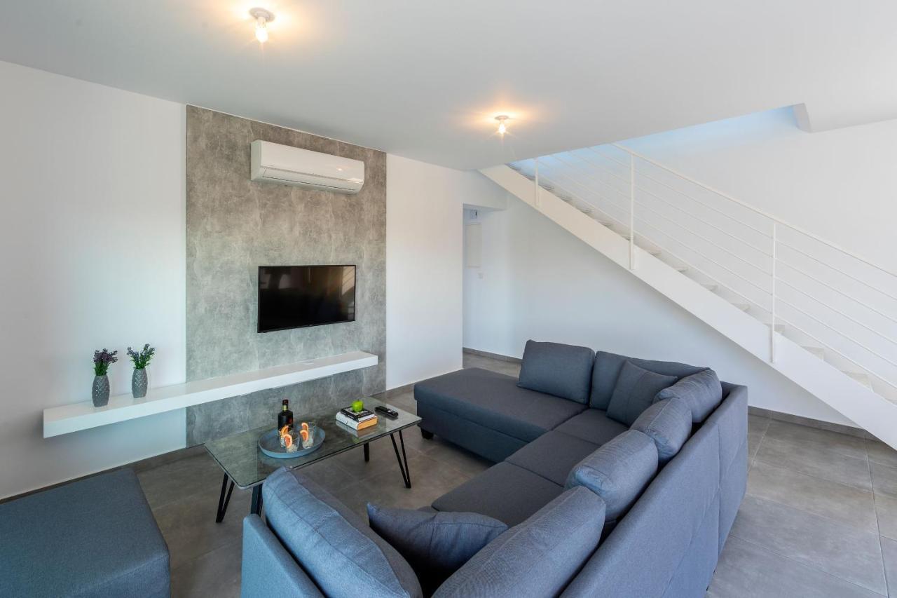 Villa Marlene, Walking Distance To Coral Beach! بييا المظهر الخارجي الصورة