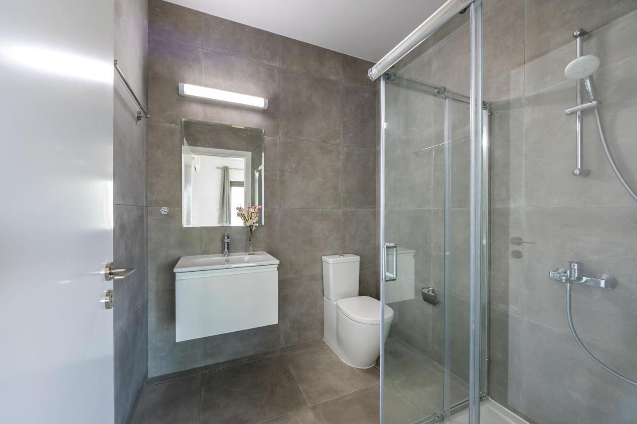 Villa Marlene, Walking Distance To Coral Beach! بييا المظهر الخارجي الصورة
