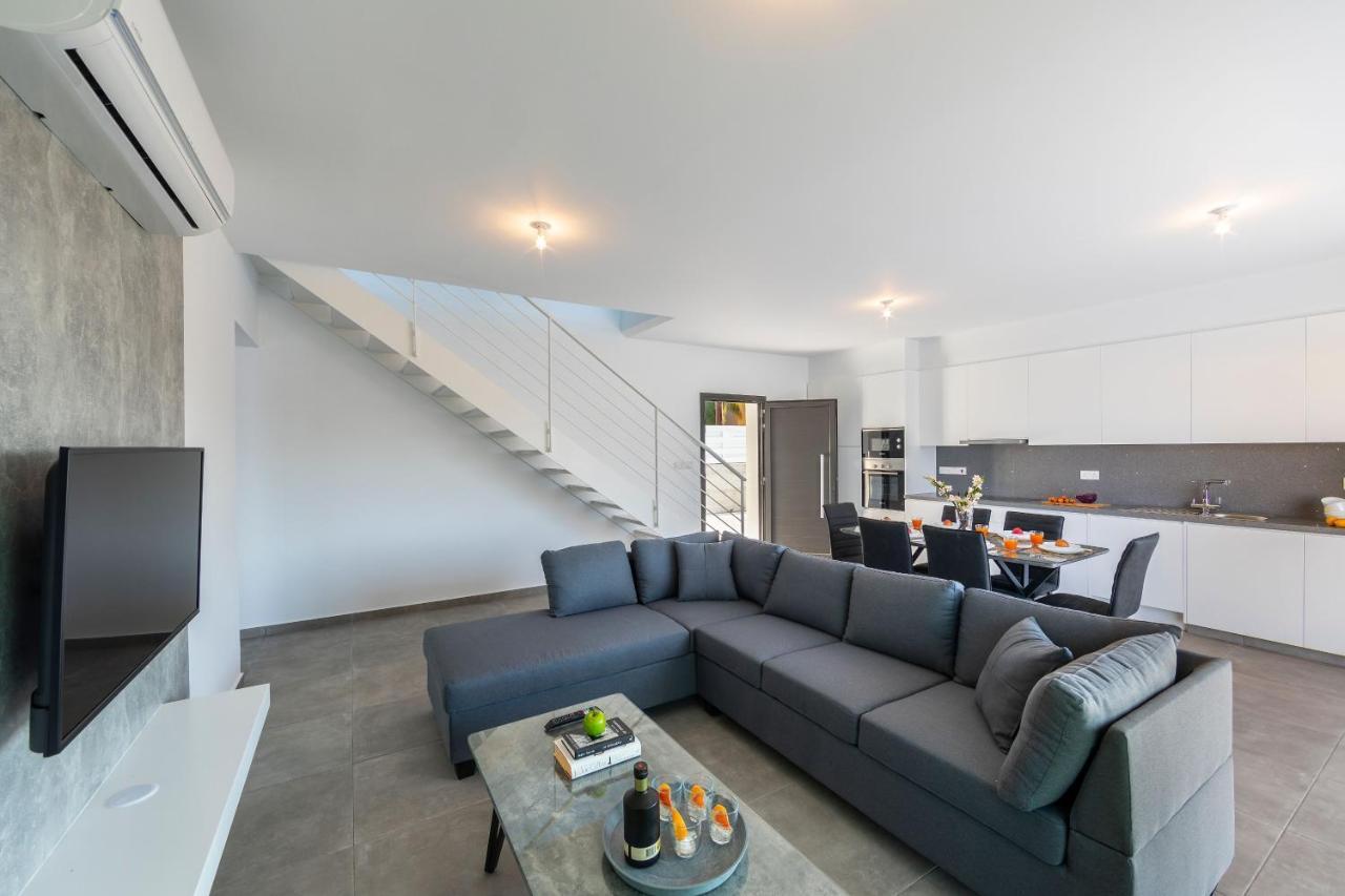 Villa Marlene, Walking Distance To Coral Beach! بييا المظهر الخارجي الصورة